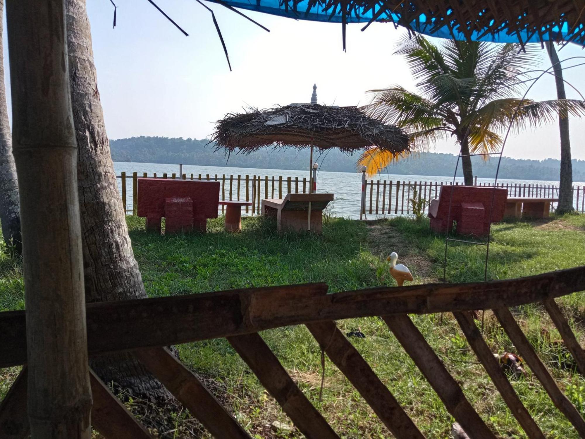 Lake Homes Varkala Bagian luar foto
