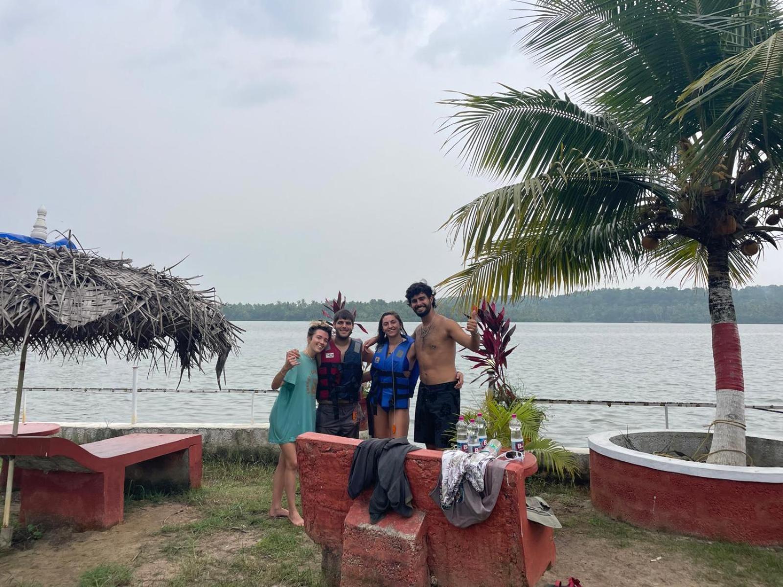 Lake Homes Varkala Bagian luar foto
