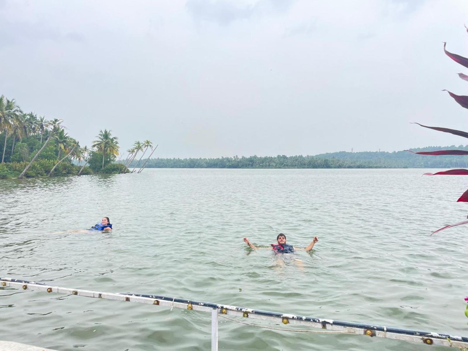 Lake Homes Varkala Bagian luar foto