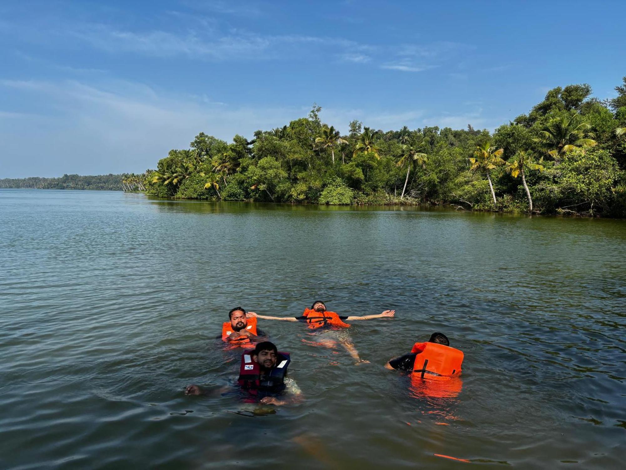 Lake Homes Varkala Bagian luar foto