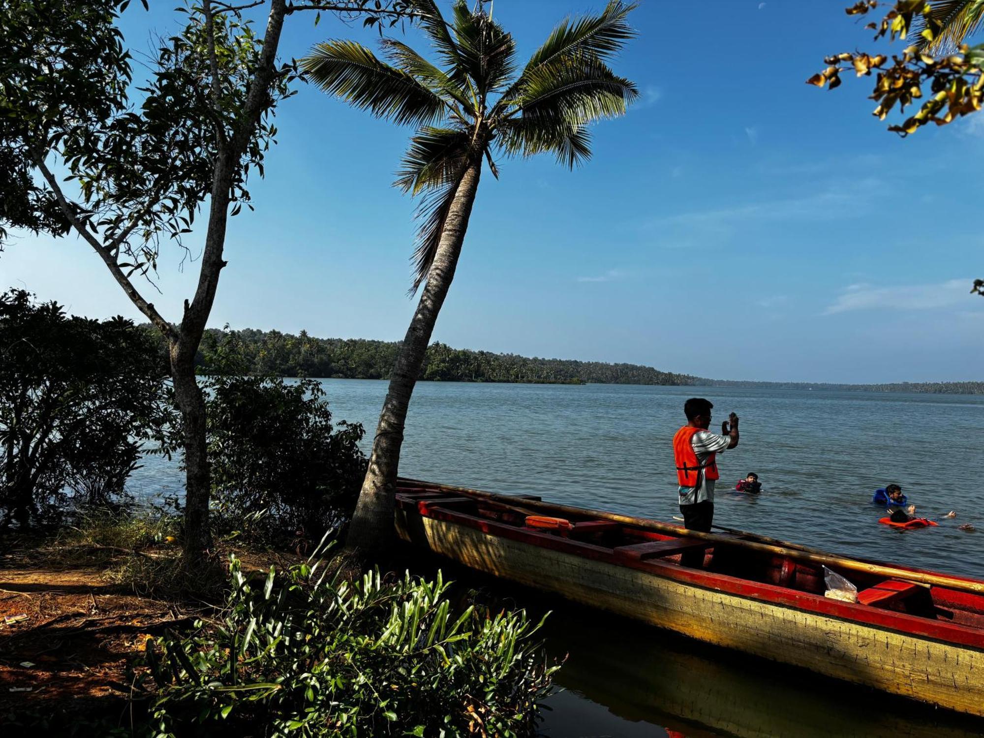 Lake Homes Varkala Bagian luar foto