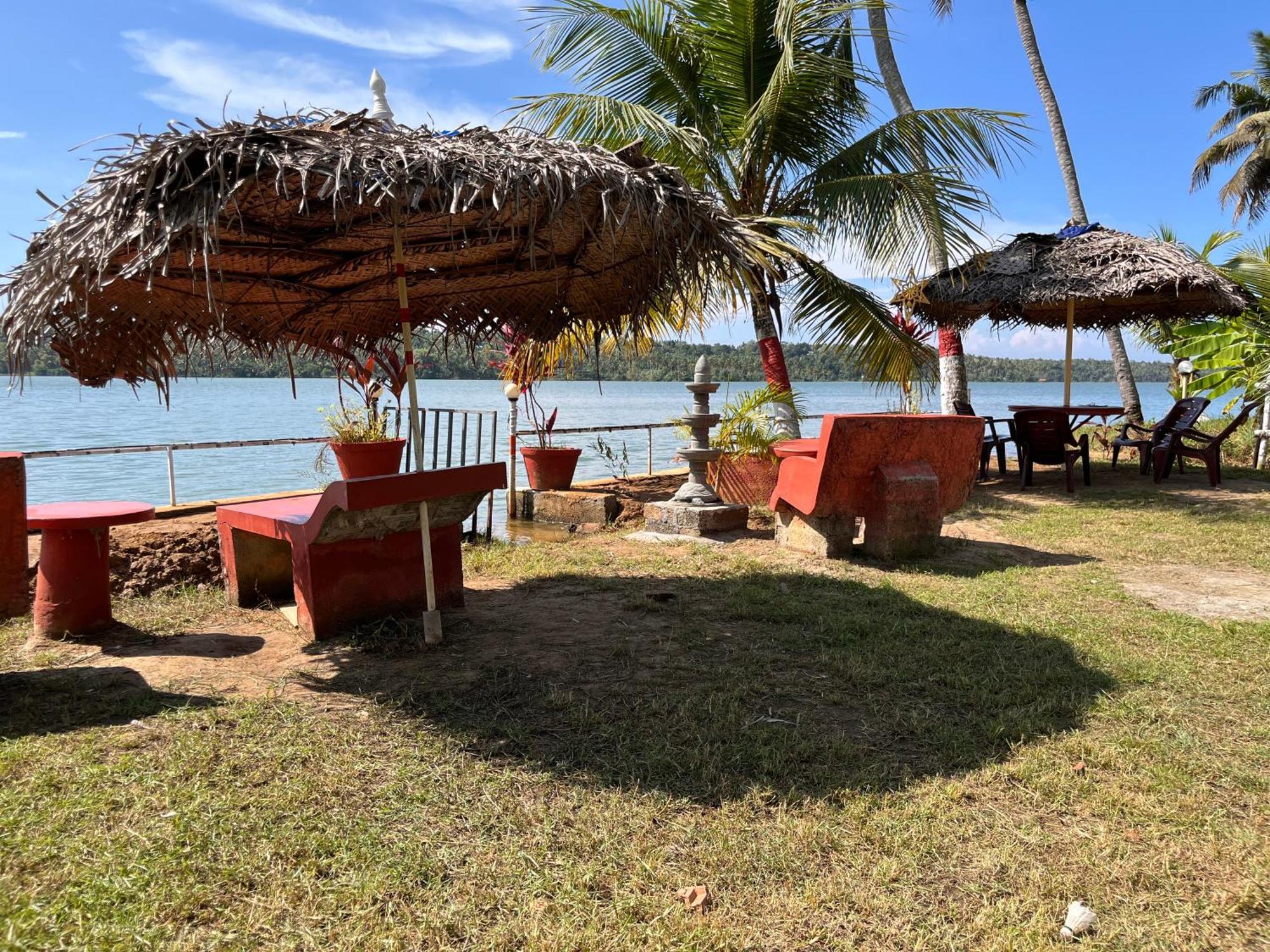 Lake Homes Varkala Bagian luar foto