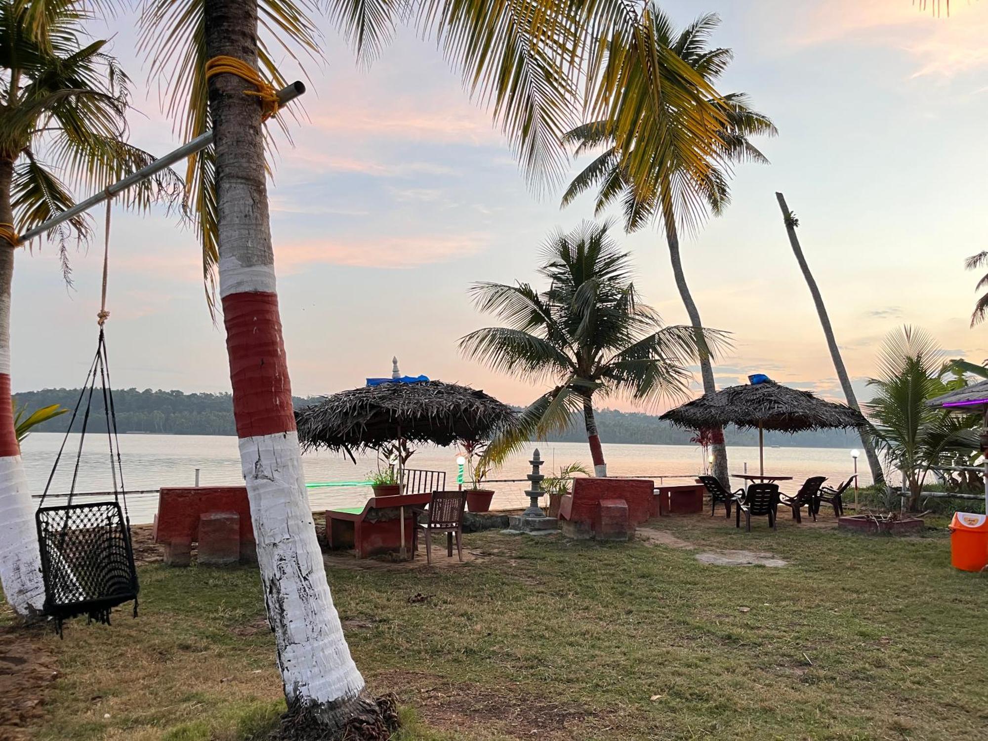 Lake Homes Varkala Bagian luar foto