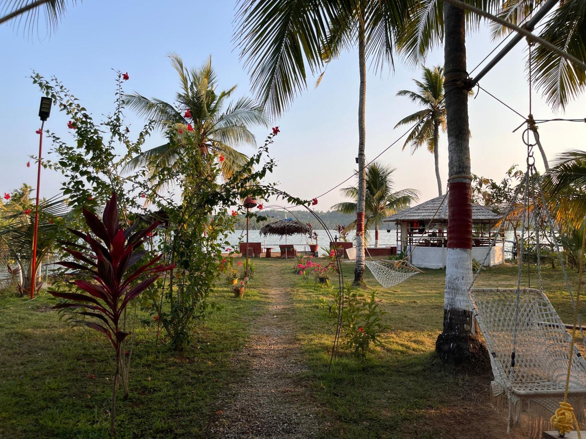 Lake Homes Varkala Bagian luar foto